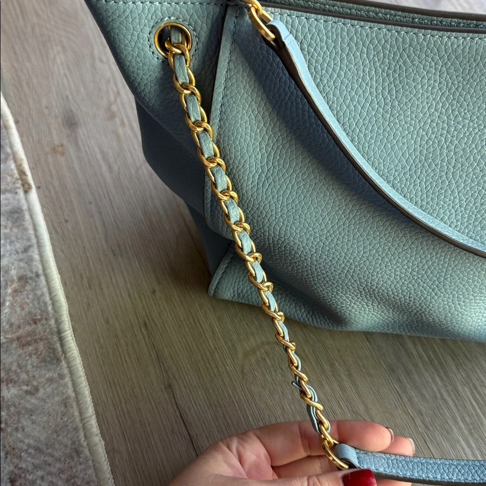 Tory Burch Light Blue Shoulder Bag with Gold Accents - Picture 3 of 10